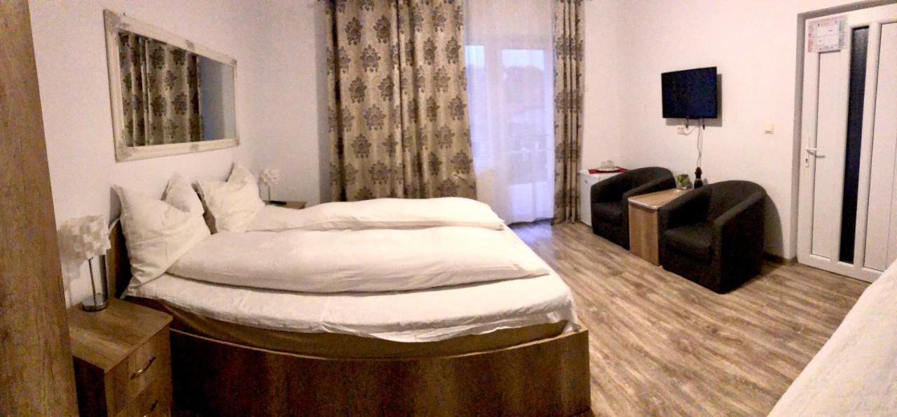 Pensiunea Casa Alba Hotel Beclean  Ngoại thất bức ảnh